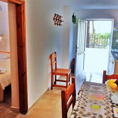 Giannis Apartment Agios Georgios Pagon Exterior photo