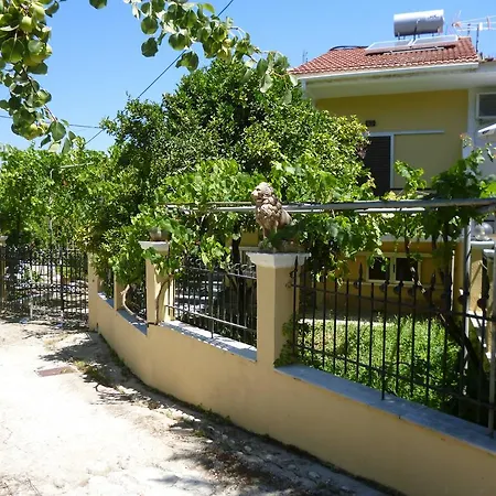 Giannis Apartment Agios Georgios Pagon Exterior photo