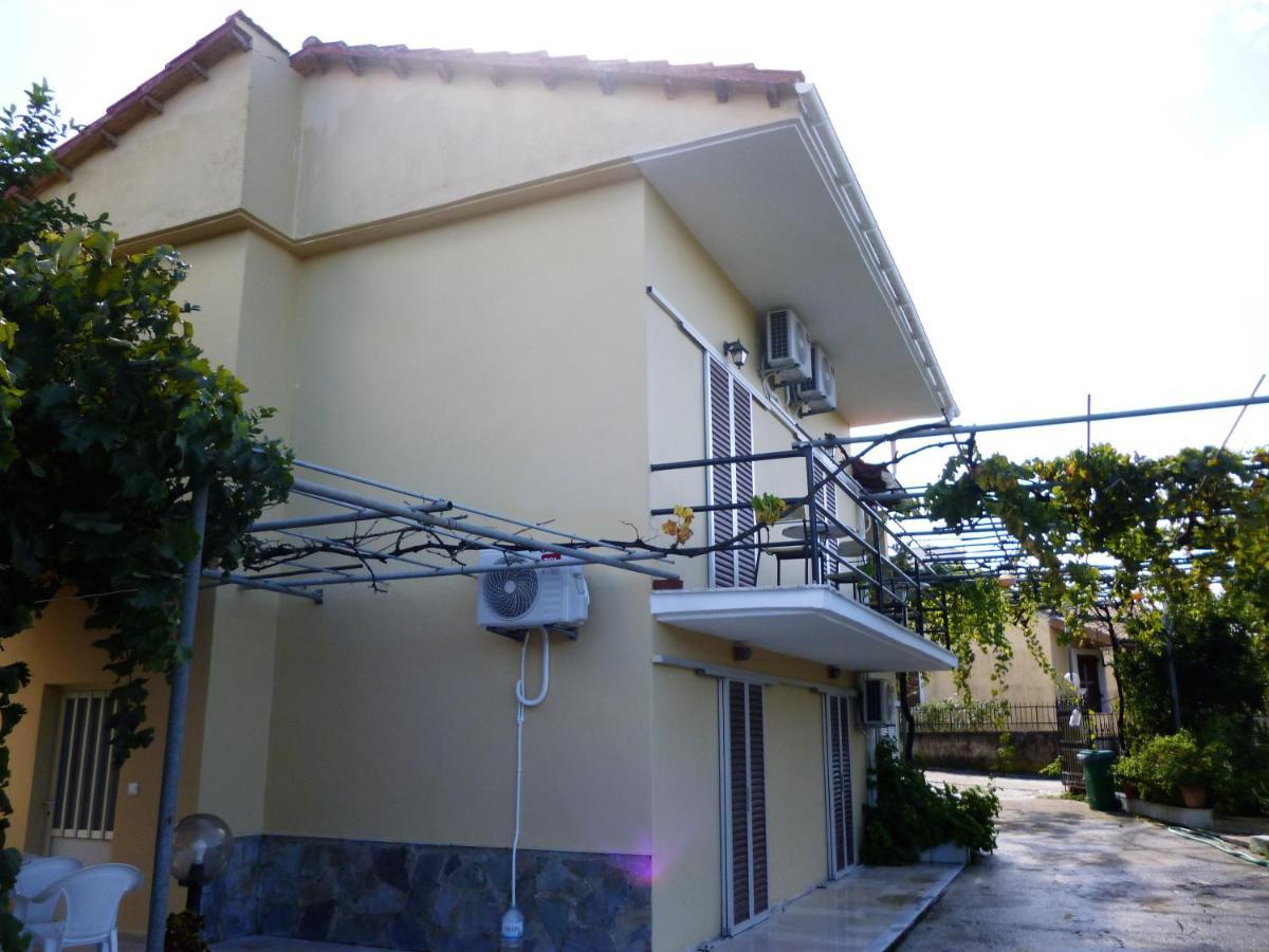 Giannis Apartment