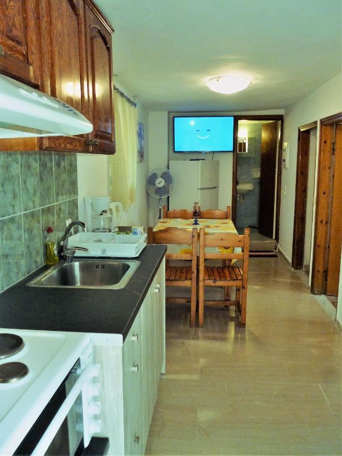 Giannis Apartment